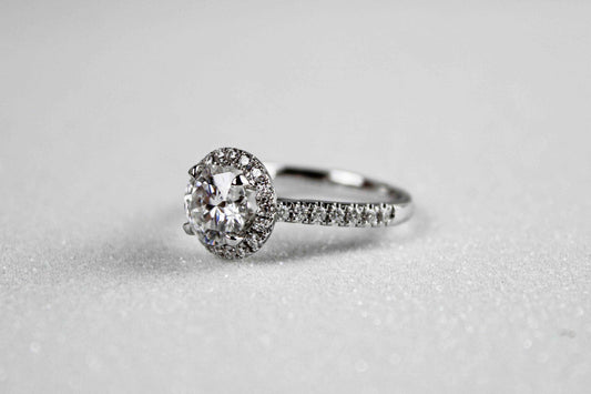 Round Brilliant Halo Solitaire