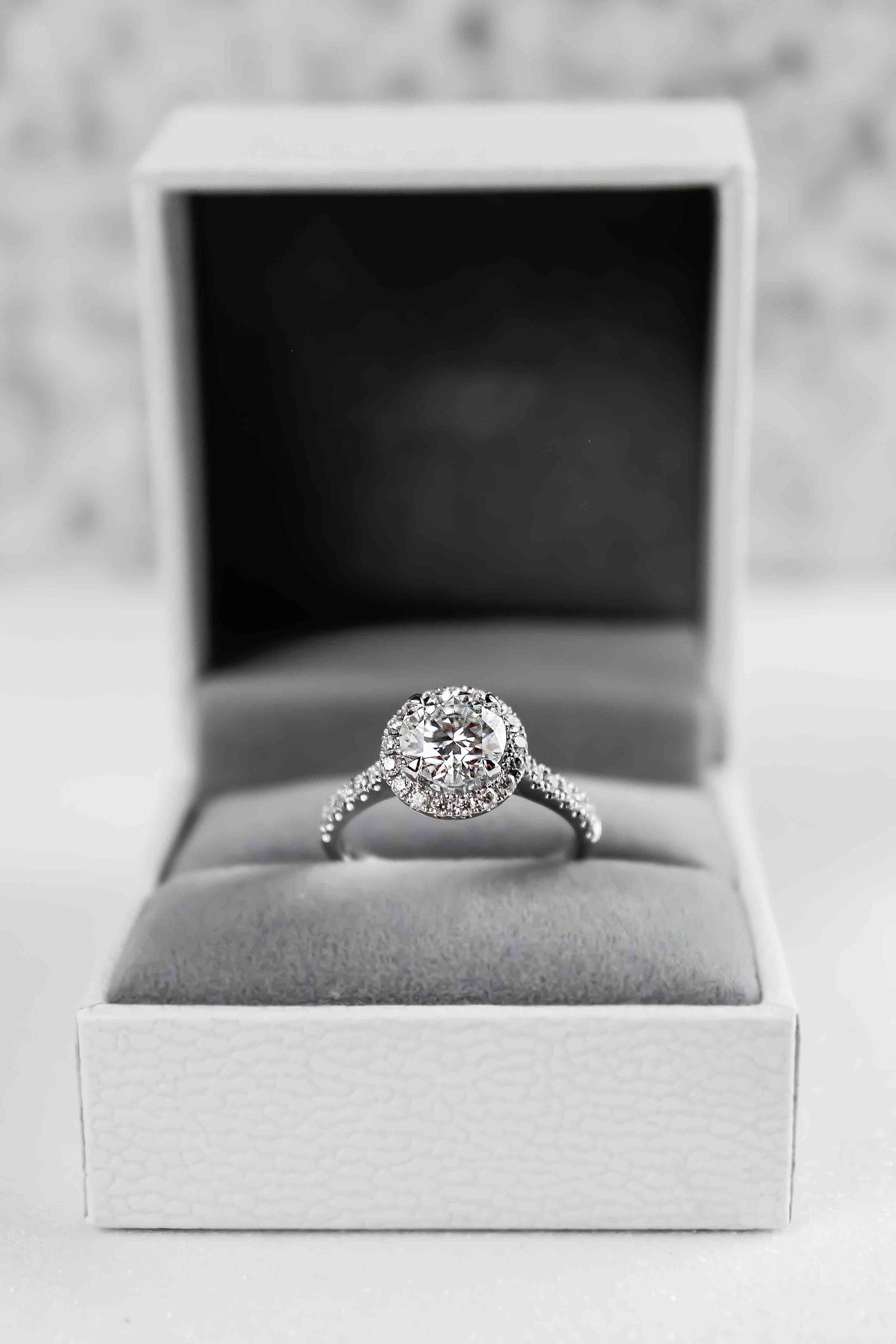 Round Brilliant Halo Solitaire